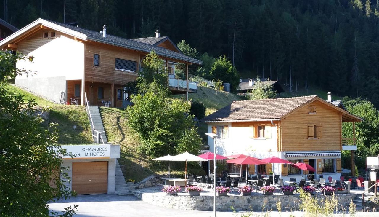 Bed and Breakfast Chalet Tzarbonire Chalais Zewnętrze zdjęcie